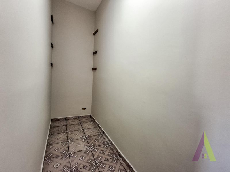 Casa com galpão próximo ao Centro de São Roque!
