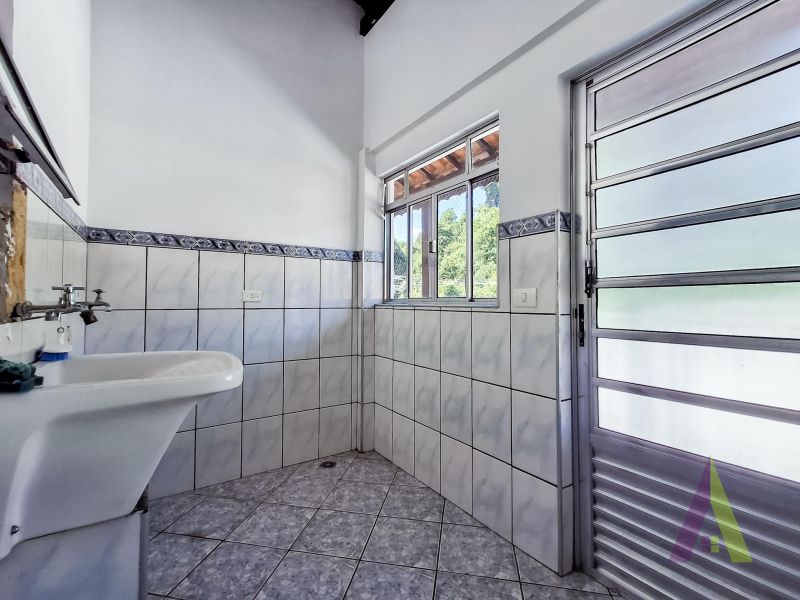 Casa com galpão próximo ao Centro de São Roque!