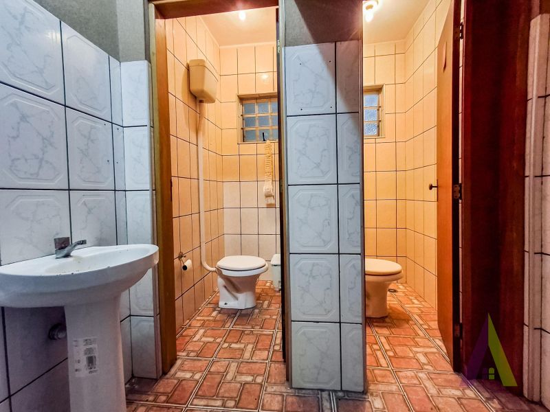 Casa com galpão próximo ao Centro de São Roque!
