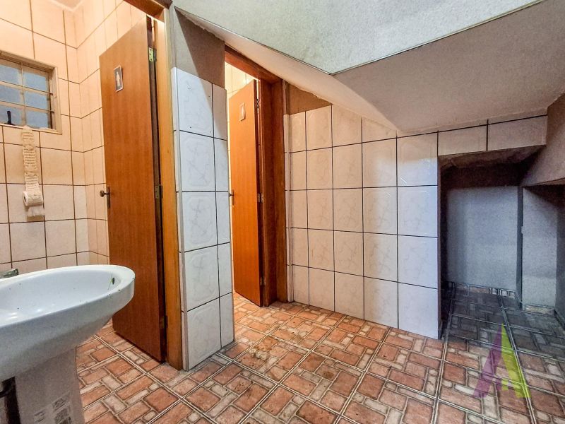Casa com galpão próximo ao Centro de São Roque!