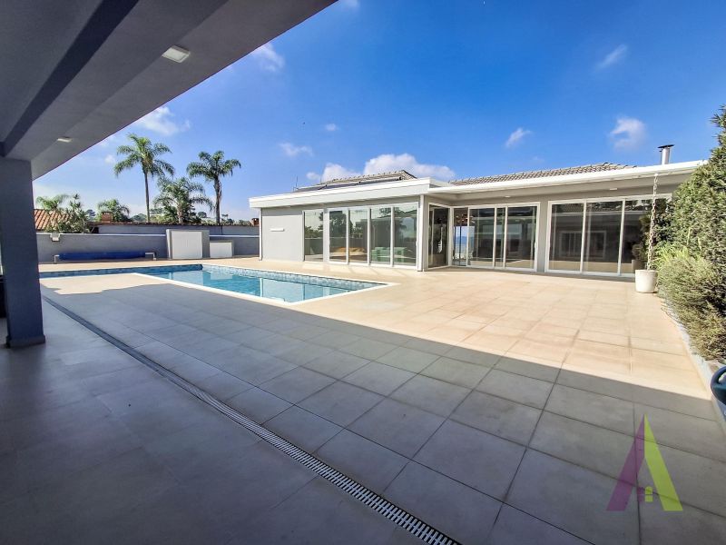 Casa em condomínio com vista para o Saboó em São Roque!