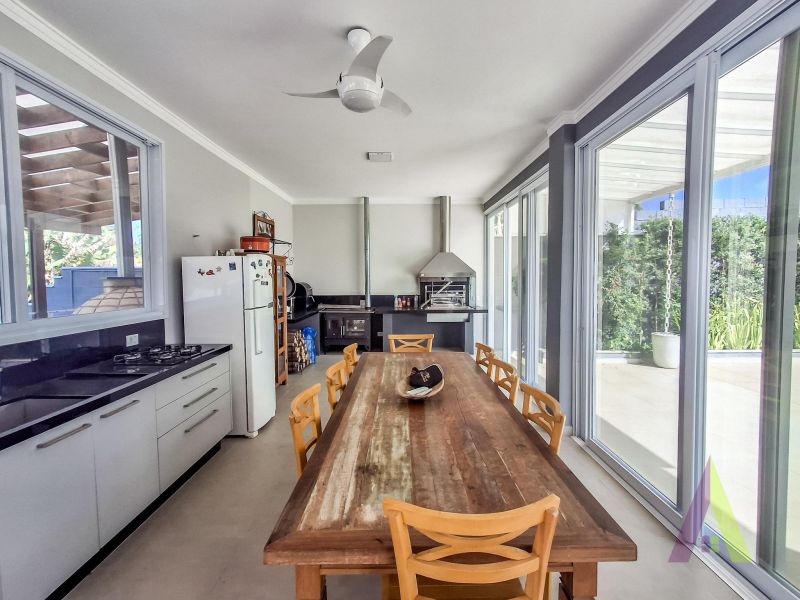 Casa em condomínio com vista para o Saboó em São Roque!