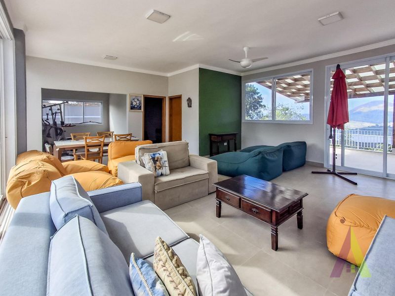 Casa em condomínio com vista para o Saboó em São Roque!