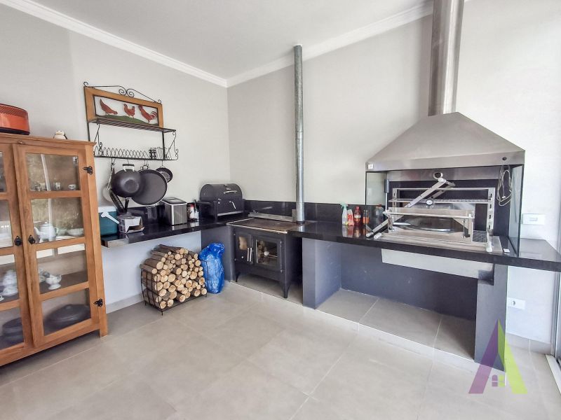 Casa em condomínio com vista para o Saboó em São Roque!