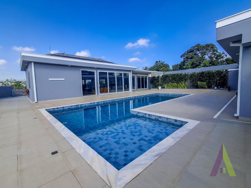 Casa em condomínio com vista para o Saboó em São Roque!