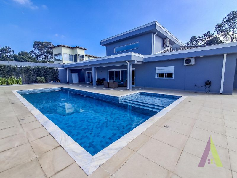 Casa em condomínio com vista para o Saboó em São Roque!