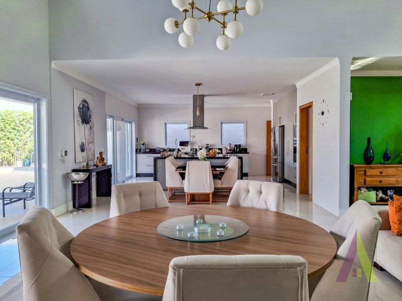 Casa em condomínio com vista para o Saboó em São Roque!