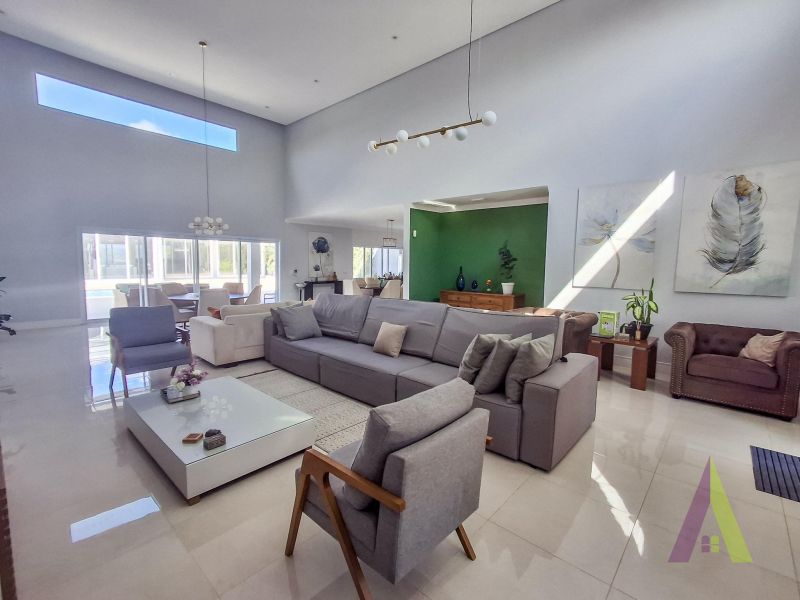 Casa em condomínio com vista para o Saboó em São Roque!