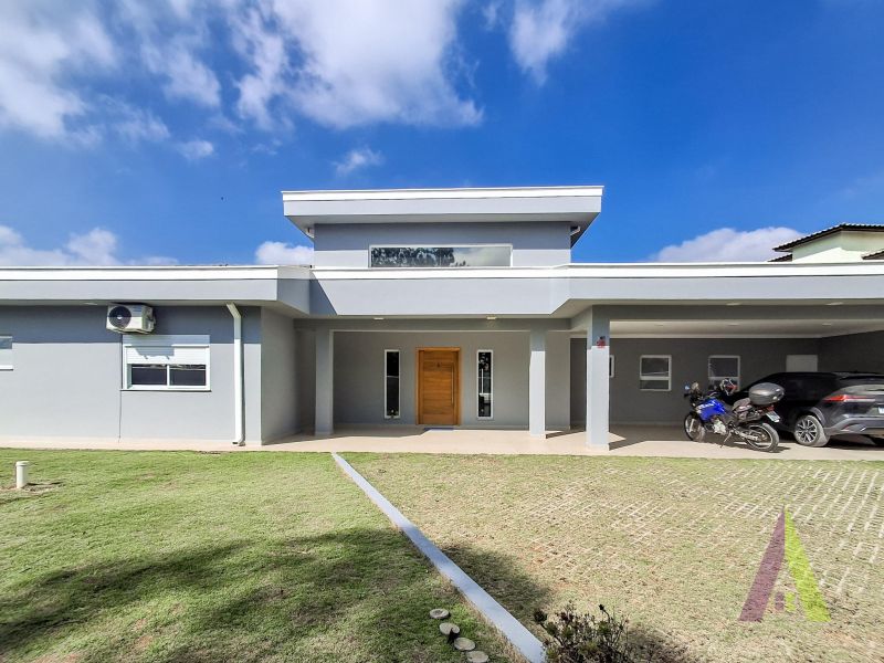 Casa em condomínio com vista para o Saboó em São Roque!
