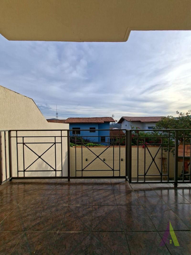 Apartamento Duplex no Centro de São Roque! 