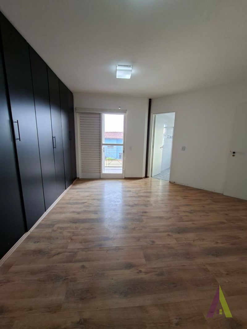 Apartamento Duplex no Centro de São Roque! 