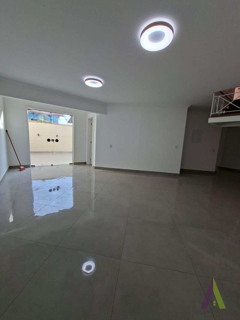 Apartamento Duplex no Centro de São Roque! 