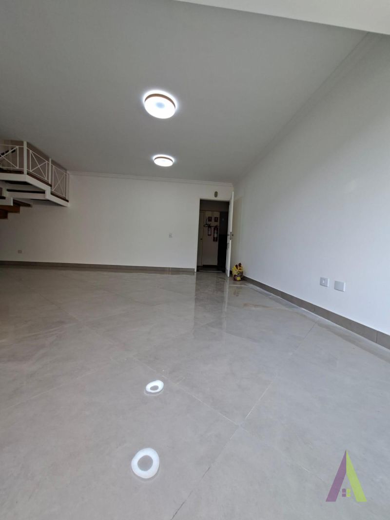 Apartamento Duplex no Centro de São Roque! 