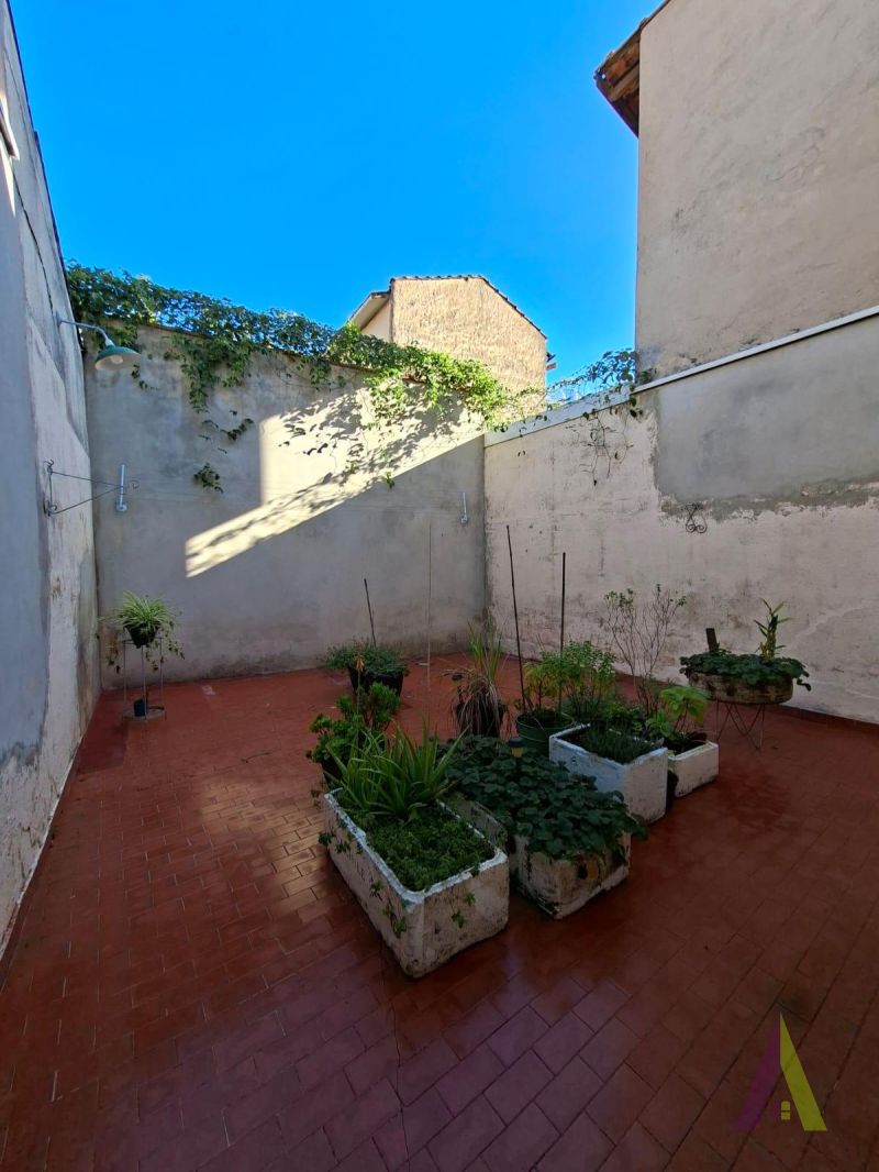 Casa Térrea no Centro de São Roque! 