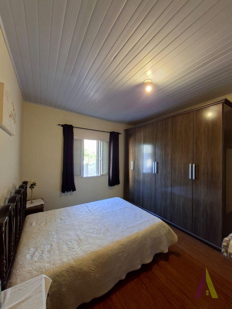 Casa Térrea no Centro de São Roque! 