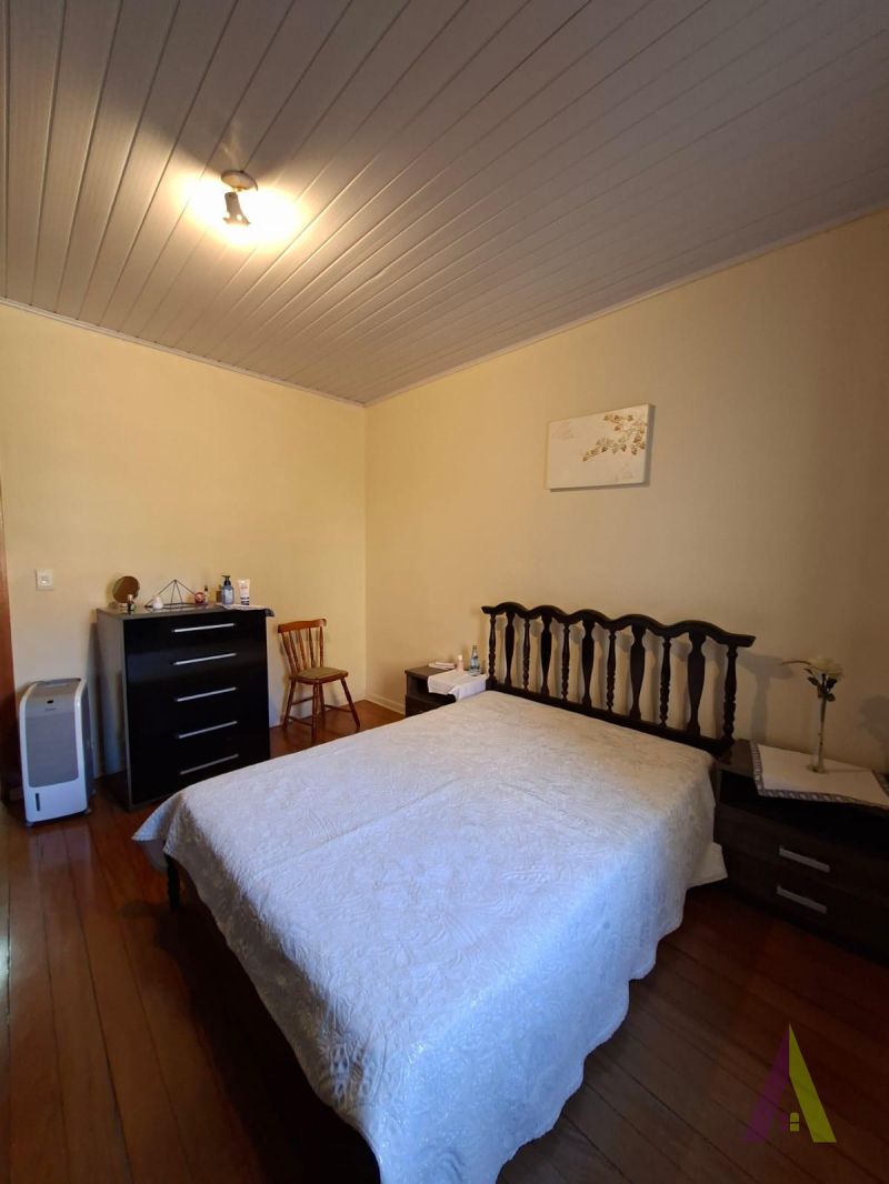Casa Térrea no Centro de São Roque! 