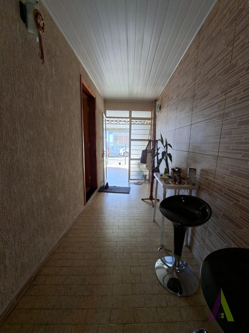 Casa Térrea no Centro de São Roque! 