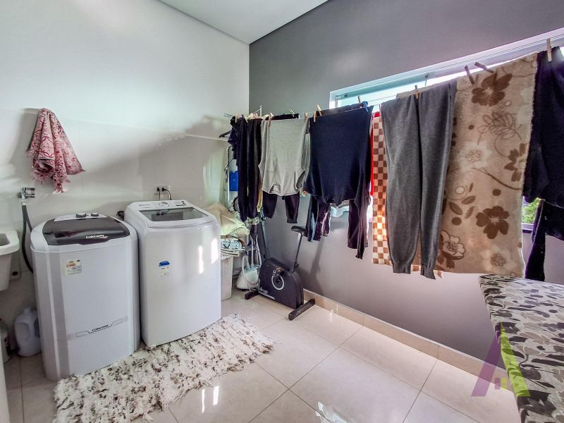 Chácara com piscina, área gourmet, vista privilegiada e próxima ao centro de São Roque!