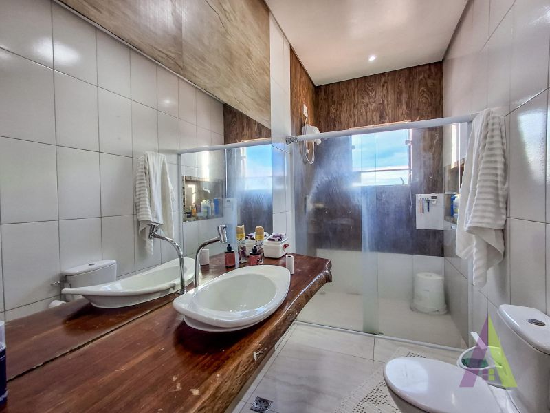 Chácara com piscina, área gourmet, vista privilegiada e próxima ao centro de São Roque!