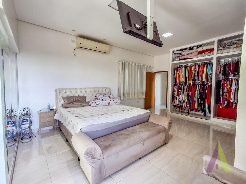 Chácara com piscina, área gourmet, vista privilegiada e próxima ao centro de São Roque!