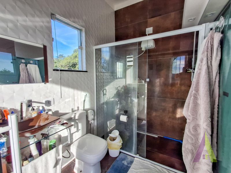 Chácara com piscina, área gourmet, vista privilegiada e próxima ao centro de São Roque!