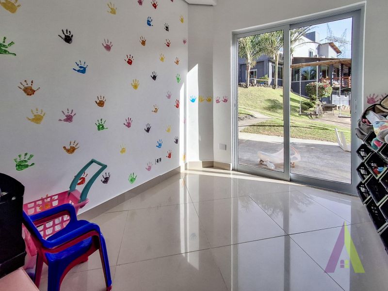 Chácara com galpão e vista privilegiada próxima ao centro de São Roque!