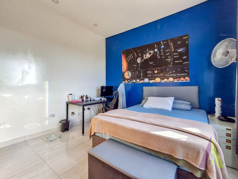 Chácara com 2 casas de alto padrão,  piscina, área gourmet e vista privilegiada próxima ao centro de São Roque!