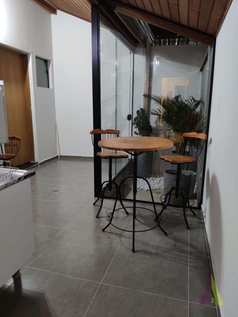 Ponto Comercial no Centro de São Roque!
