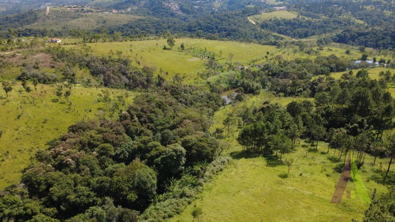 Terreno de 826.000 m² com lago e edifício térreo com 40 suites em Mairinque!
