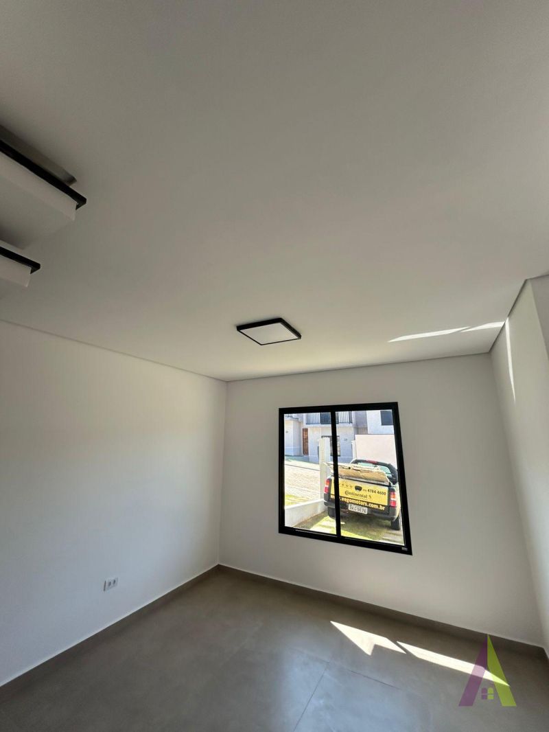 Casa em Condomínio em São Roque!