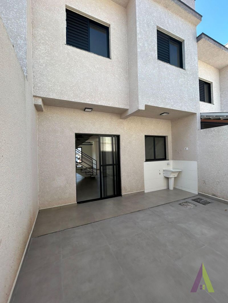 Casa em Condomínio em São Roque!