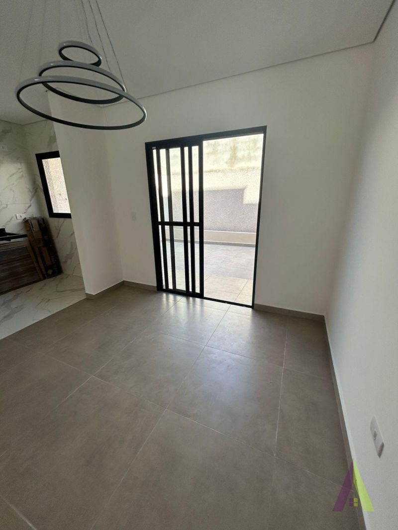 Casa em Condomínio em São Roque!