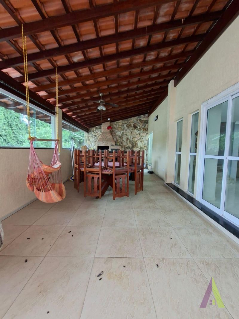 Casa de Alto Padrão em Condomínio Fechado de  São Roque!