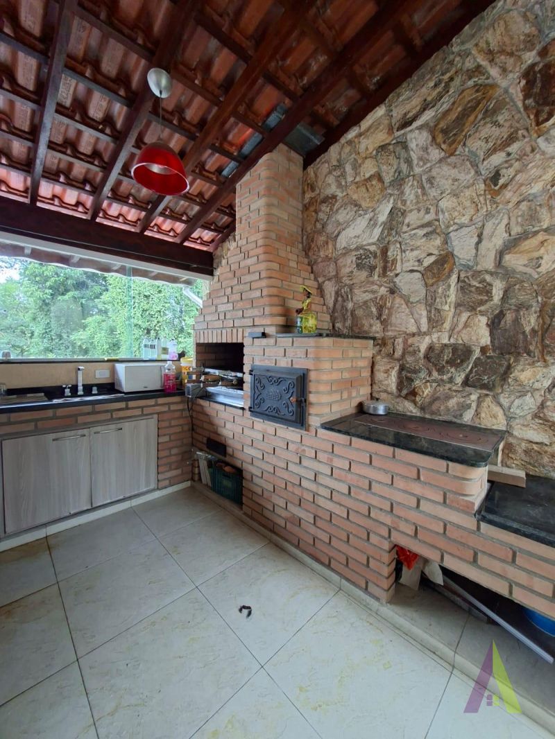 Casa de Alto Padrão em Condomínio Fechado de  São Roque!