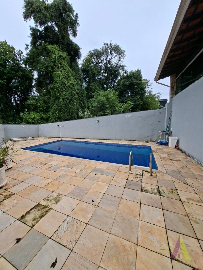 Casa de Alto Padrão em Condomínio Fechado de  São Roque!