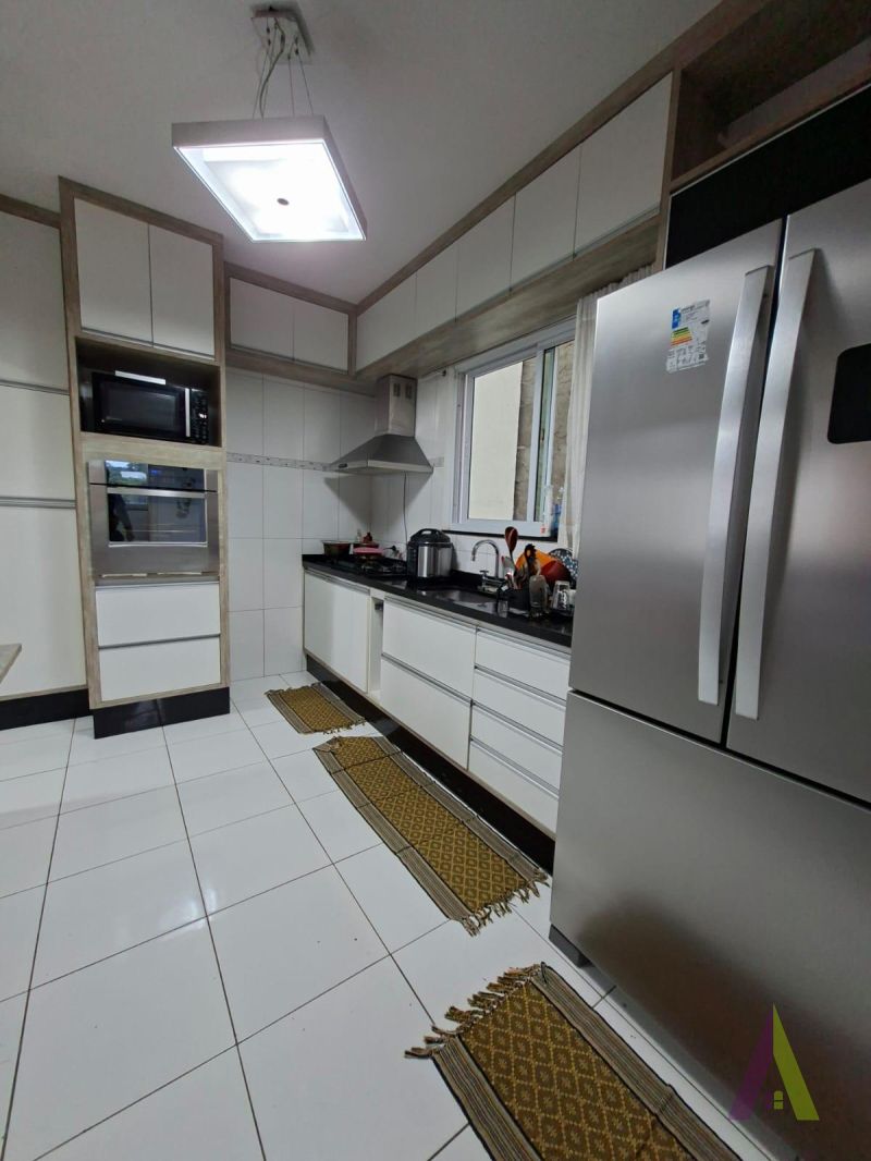 Casa de Alto Padrão em Condomínio Fechado de  São Roque!