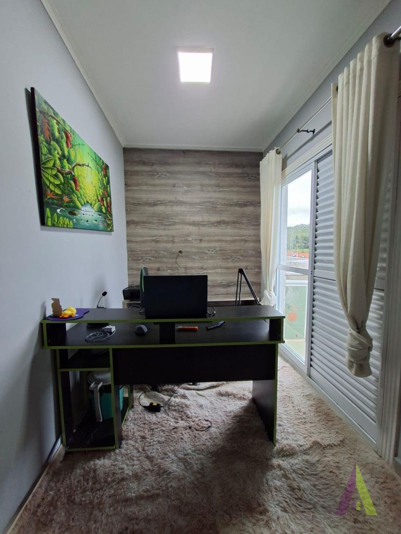 Casa de Alto Padrão em Condomínio Fechado de  São Roque!