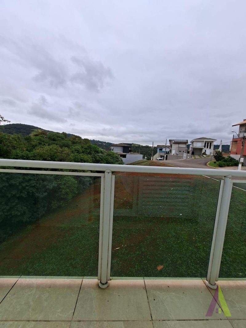 Casa de Alto Padrão em Condomínio Fechado de  São Roque!