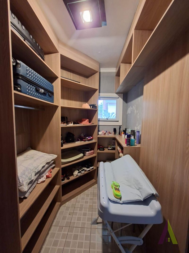 Casa de Alto Padrão em Condomínio Fechado de  São Roque!