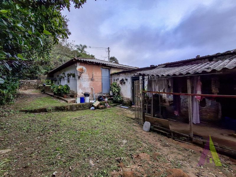 Terreno com uma casa antiga próxima ao roteiro do vinho de São Roque!
