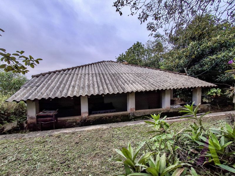 Terreno com uma casa antiga próxima ao roteiro do vinho de São Roque!