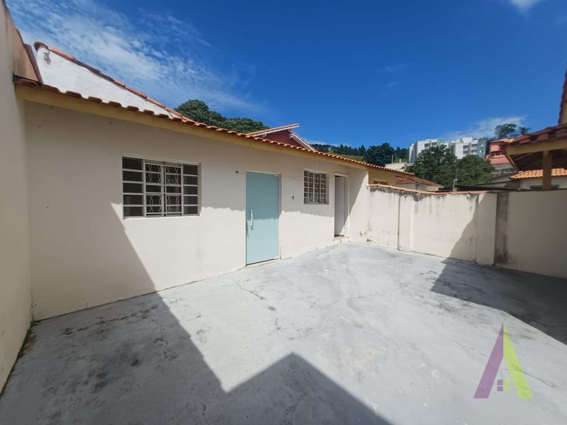 Casa Térrea Comercial em São Roque!