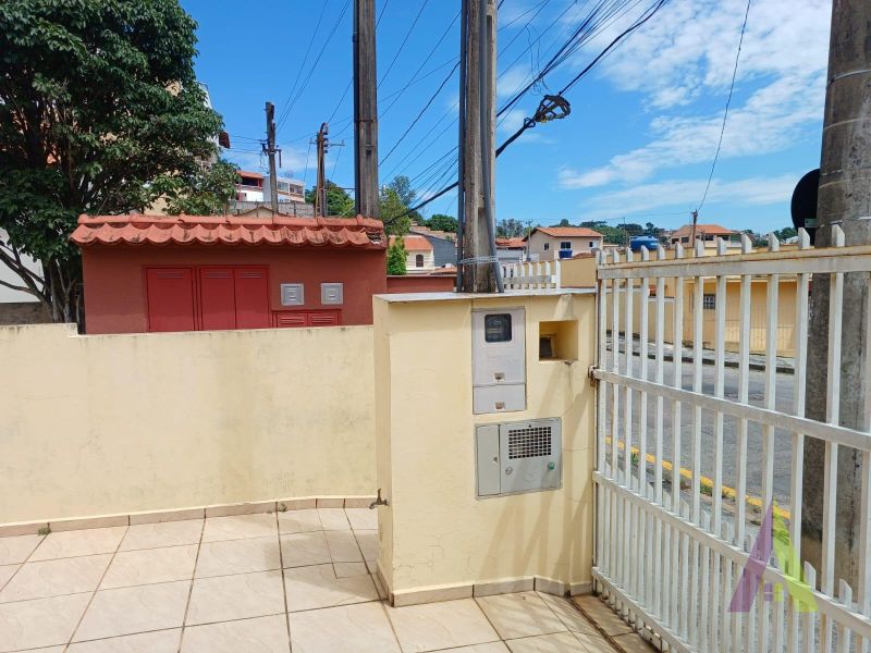 Casa Térrea Comercial em São Roque!