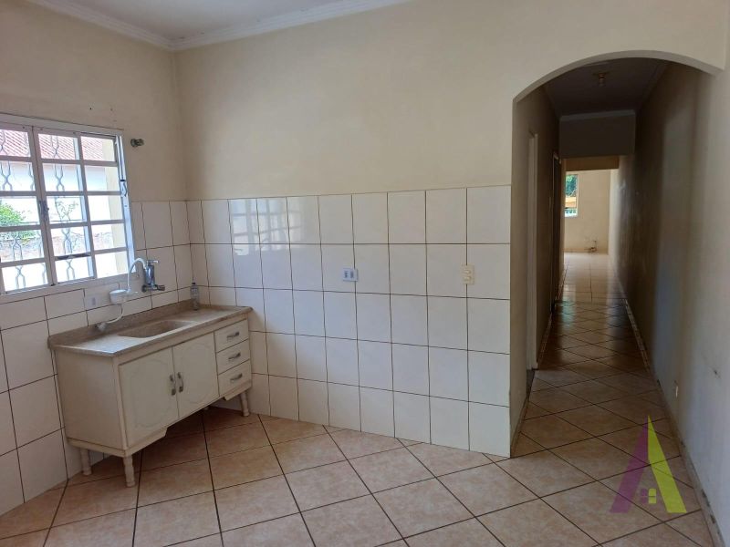 Casa Térrea Comercial em São Roque!