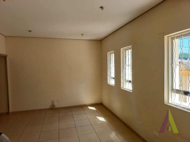 Casa Térrea Comercial em São Roque!