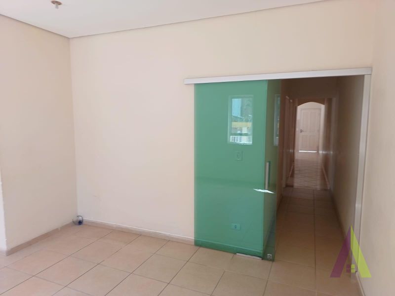Casa Térrea Comercial em São Roque!