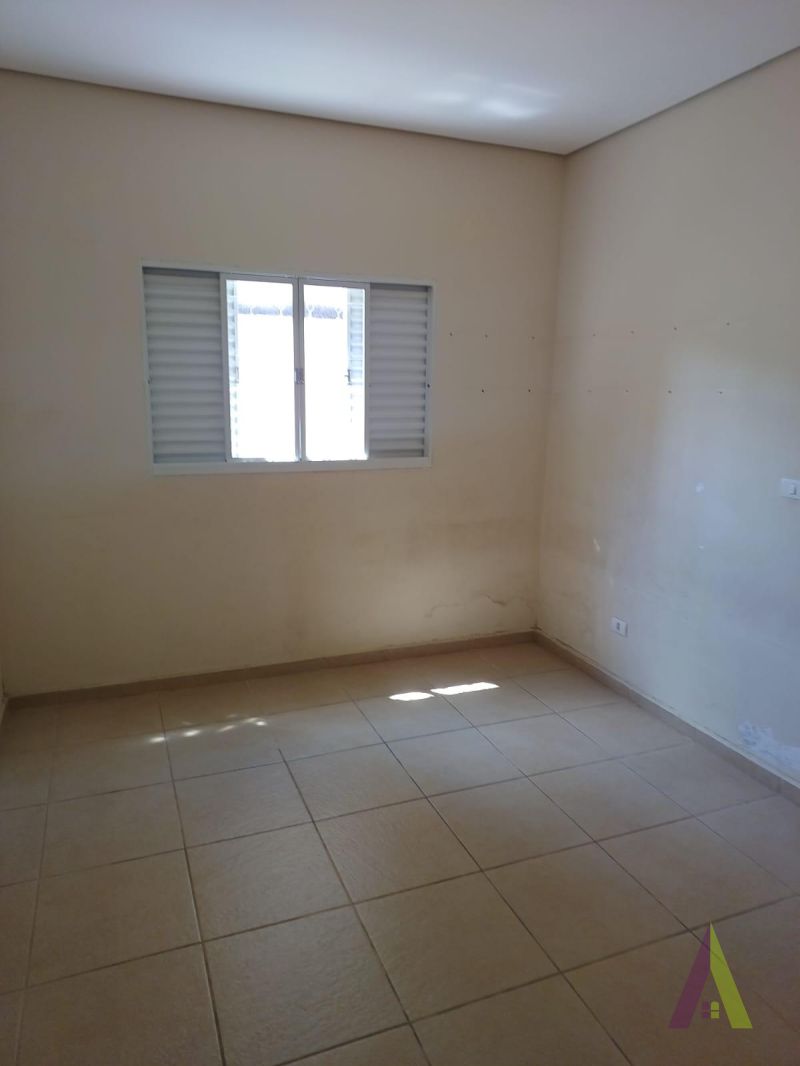 Casa Térrea Comercial em São Roque!