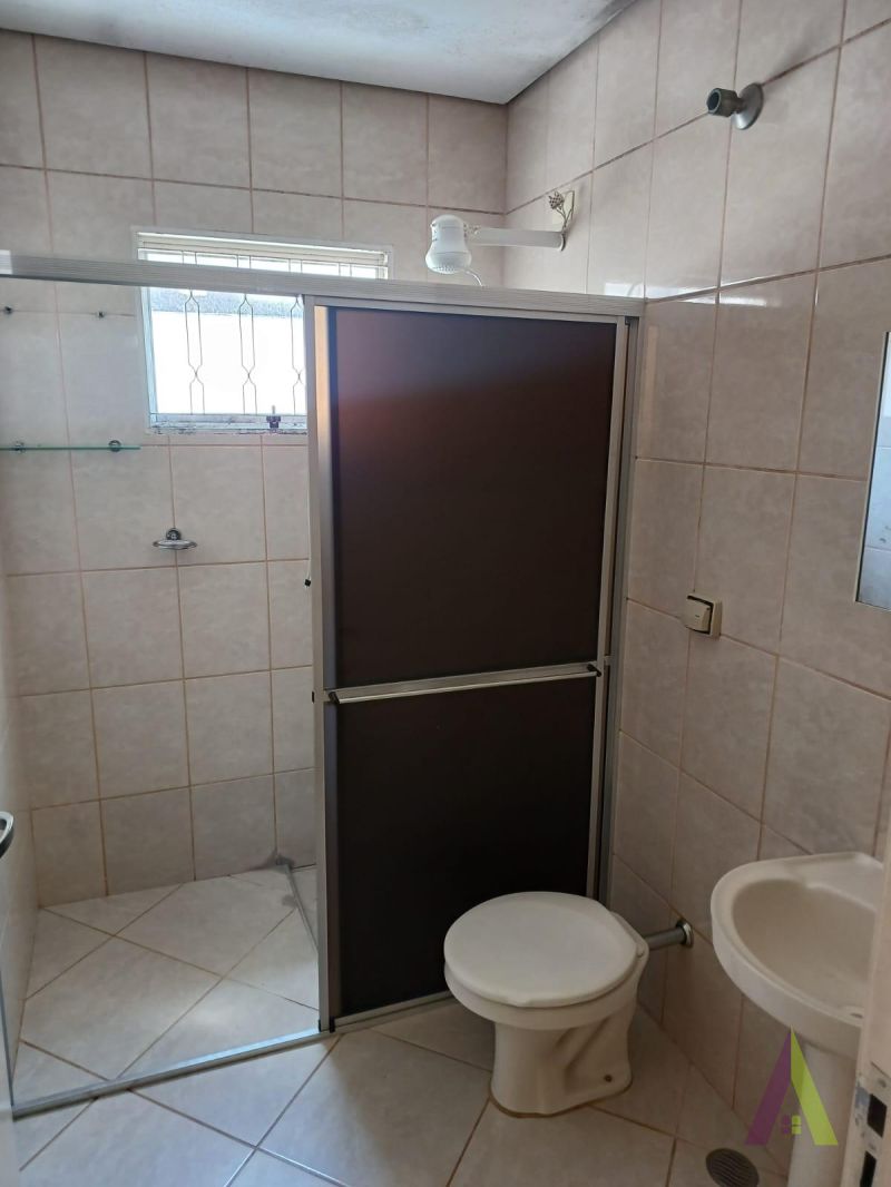 Casa Térrea Comercial em São Roque!
