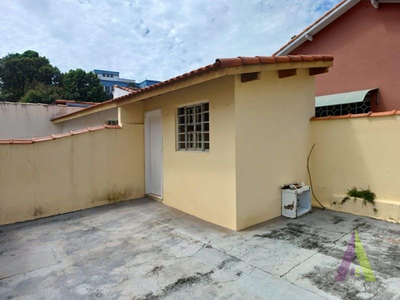 Casa Térrea Comercial em São Roque!