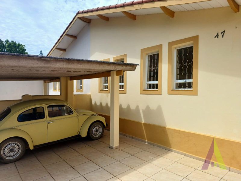 Casa Térrea Comercial em São Roque!